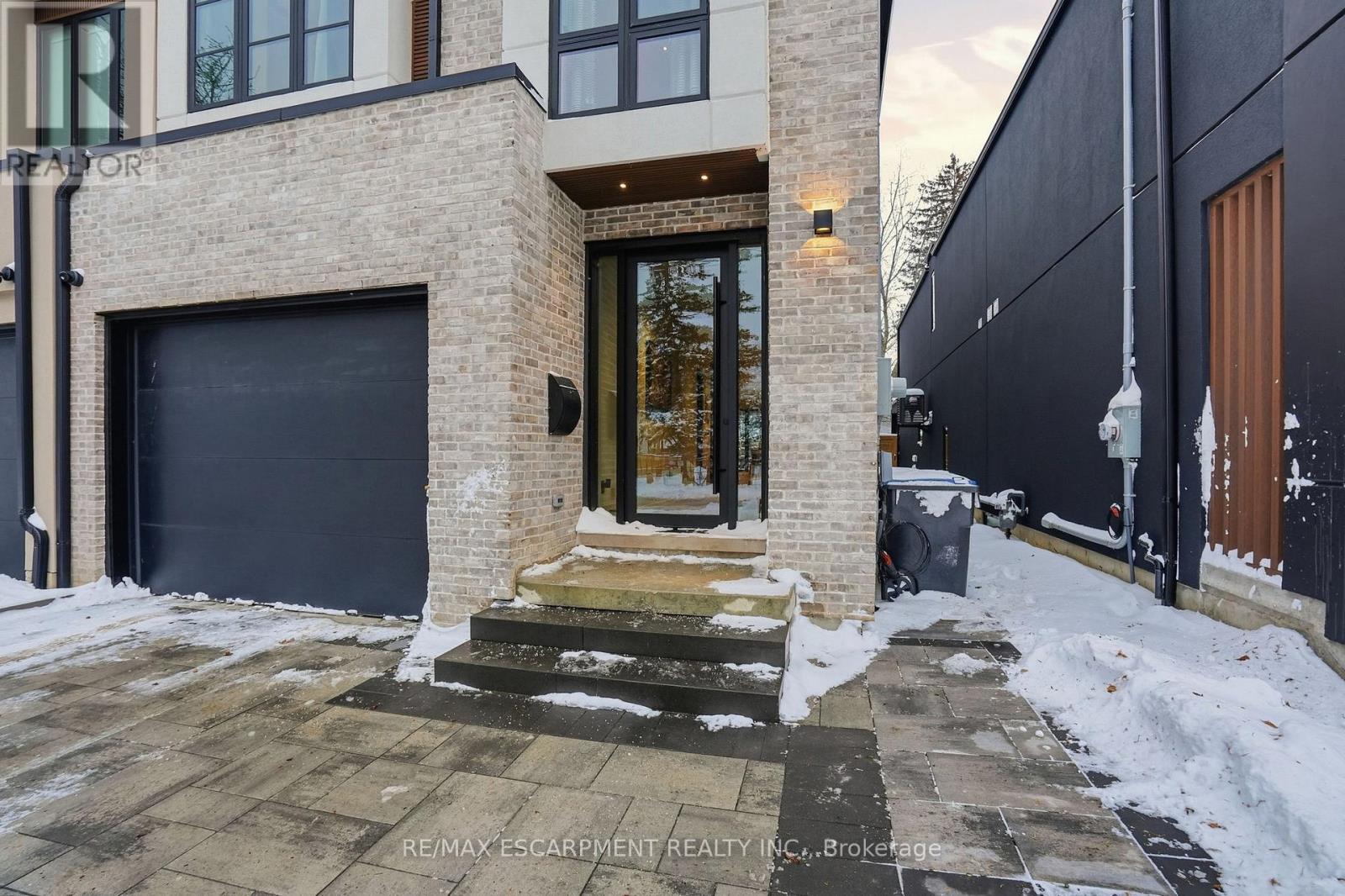 20B BROADVIEW AVENUE, Mississauga (Port Credit), Ontario, L5H2S8 — Photo 3