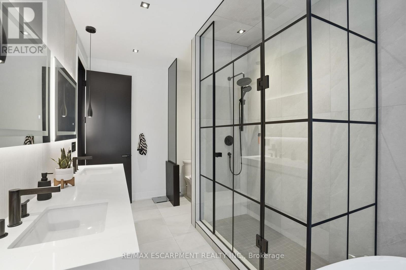 20B BROADVIEW AVENUE, Mississauga (Port Credit), Ontario, L5H2S8 — Photo 31