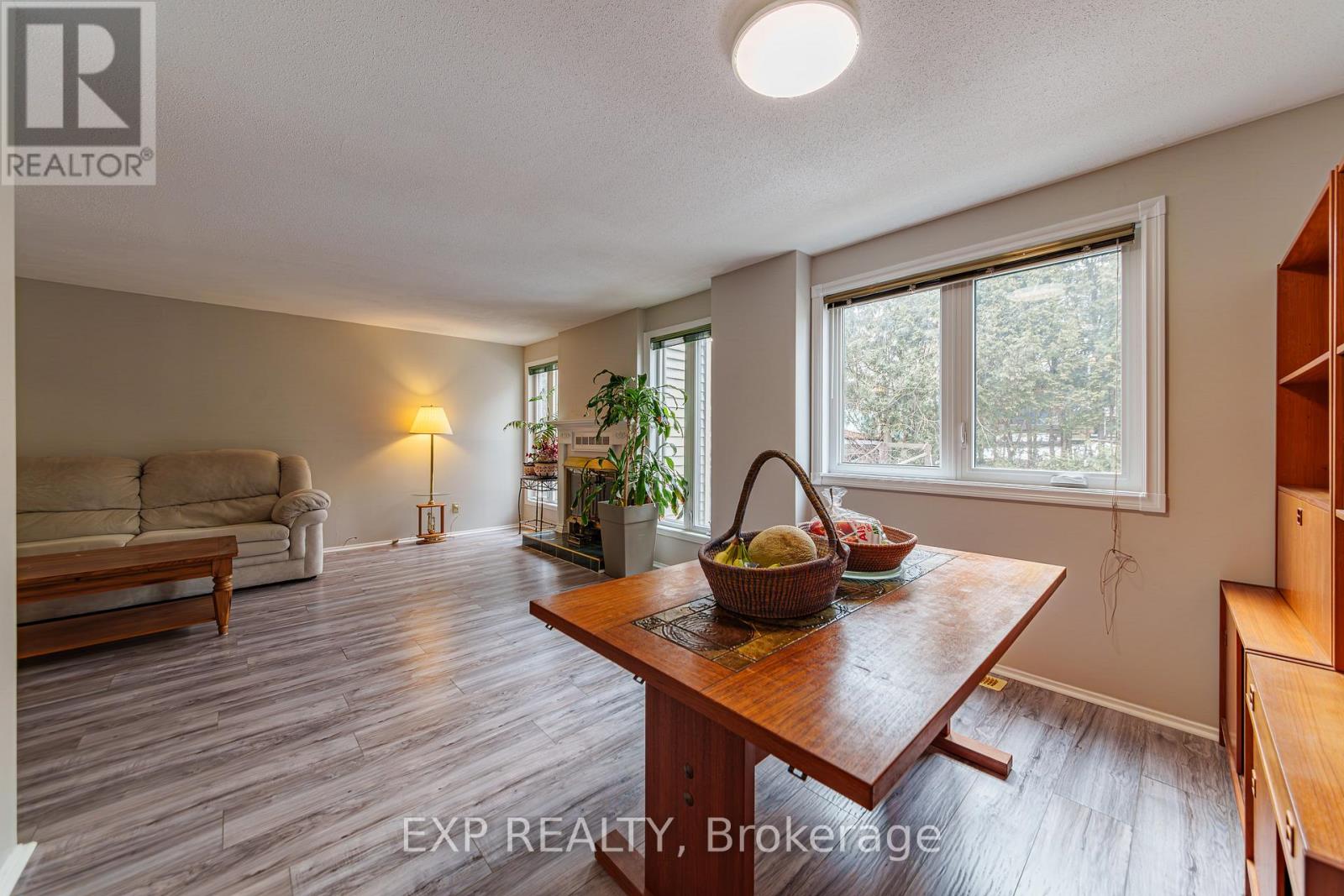 31 COOLSPRING CRESCENT, Ottawa, Ontario, K2E7M9 — Photo 10