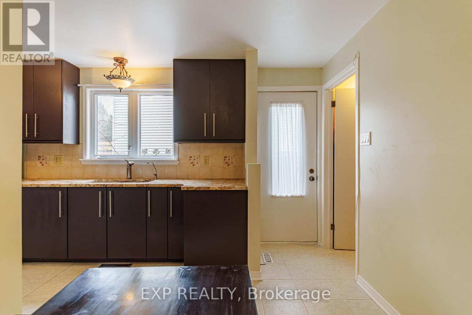 31 COOLSPRING CRESCENT, Ottawa, Ontario, K2E7M9 — Photo 15