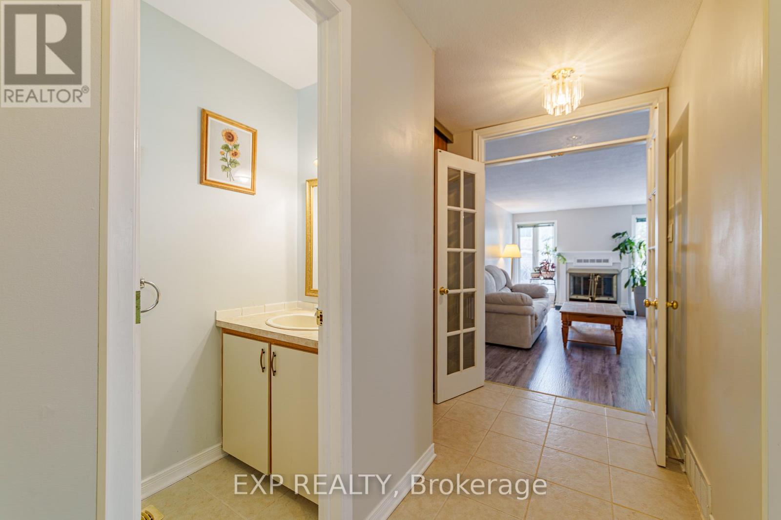 31 COOLSPRING CRESCENT, Ottawa, Ontario, K2E7M9 — Photo 3