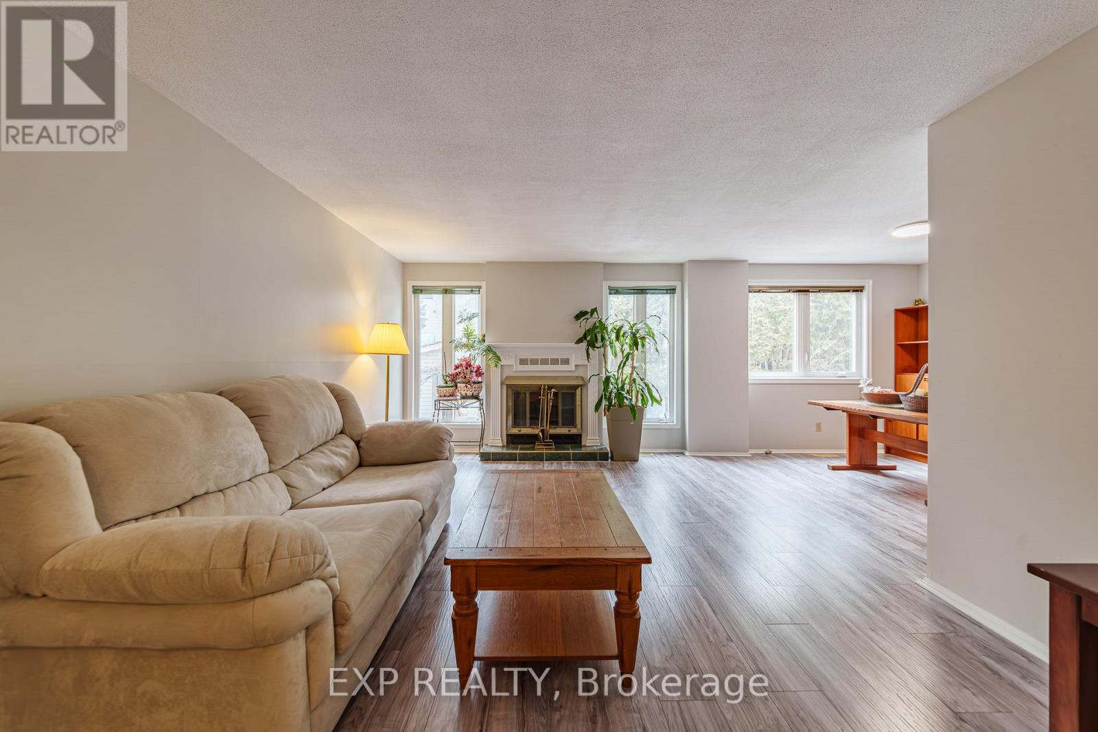 31 COOLSPRING CRESCENT, Ottawa, Ontario, K2E7M9 — Photo 6