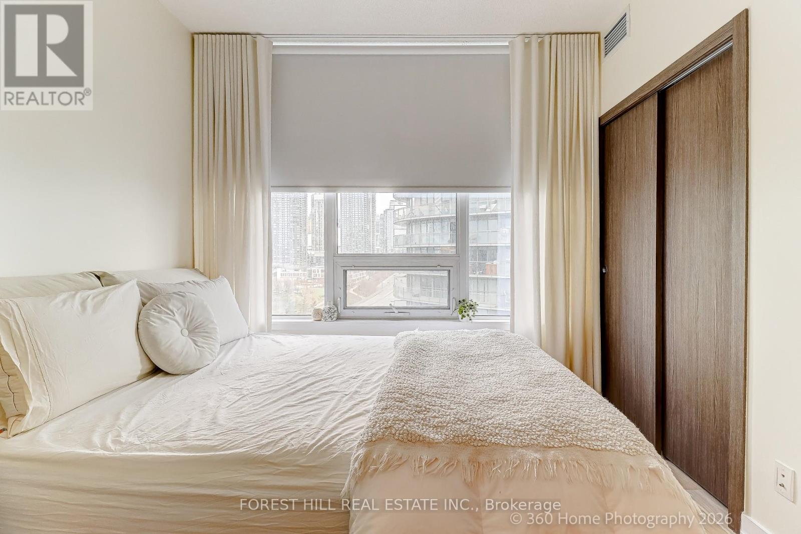 1215 - 17 BATHURST STREET, Toronto (Waterfront Communities), Ontario, M5V0N1 — Photo 11