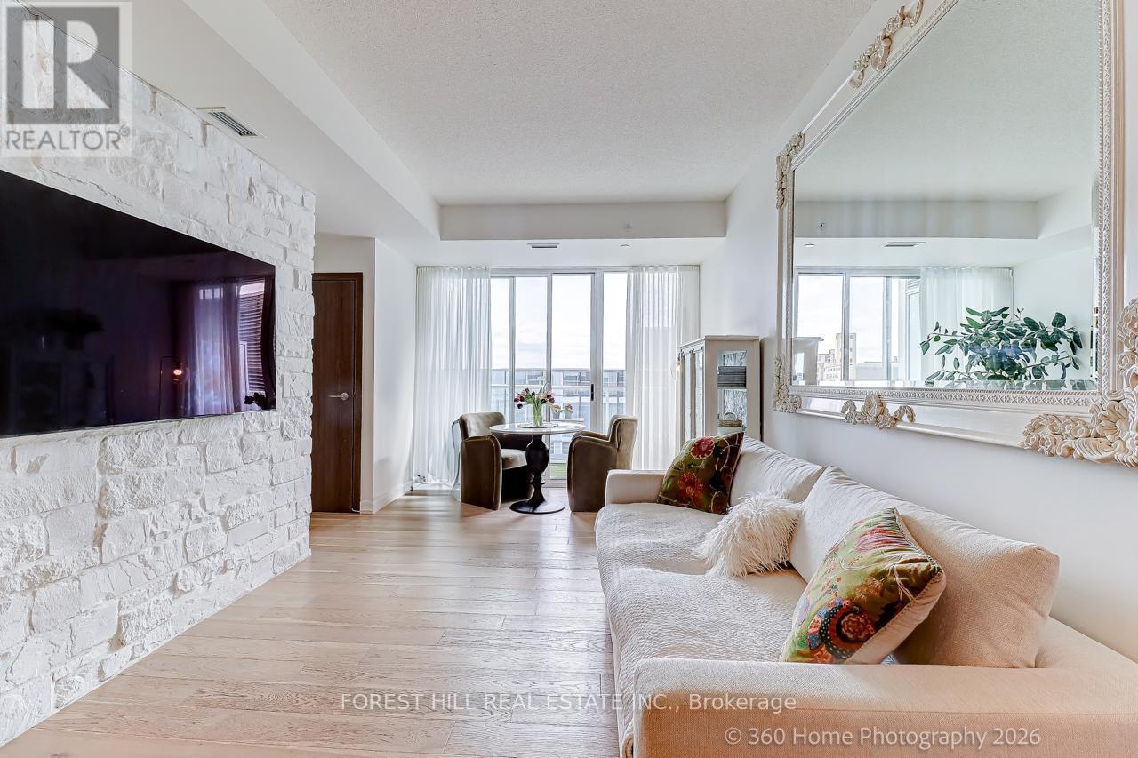 1215 - 17 BATHURST STREET, Toronto (Waterfront Communities), Ontario, M5V0N1 — Photo 2