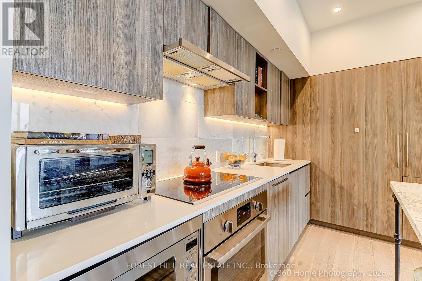 1215 - 17 BATHURST STREET, Toronto (Waterfront Communities), Ontario, M5V0N1 — Photo 8