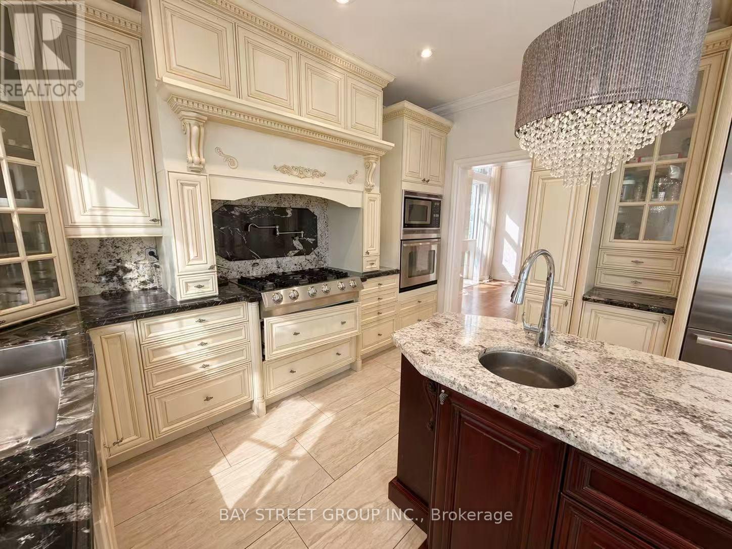 UPPER LEVEL - 42 FOURACRE WAY, Aurora, Ontario, L4G7W1 — Photo 13