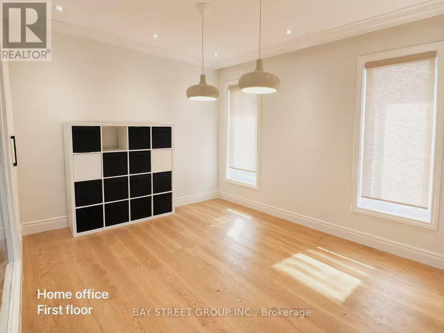 UPPER LEVEL - 42 FOURACRE WAY, Aurora, Ontario, L4G7W1 — Photo 5