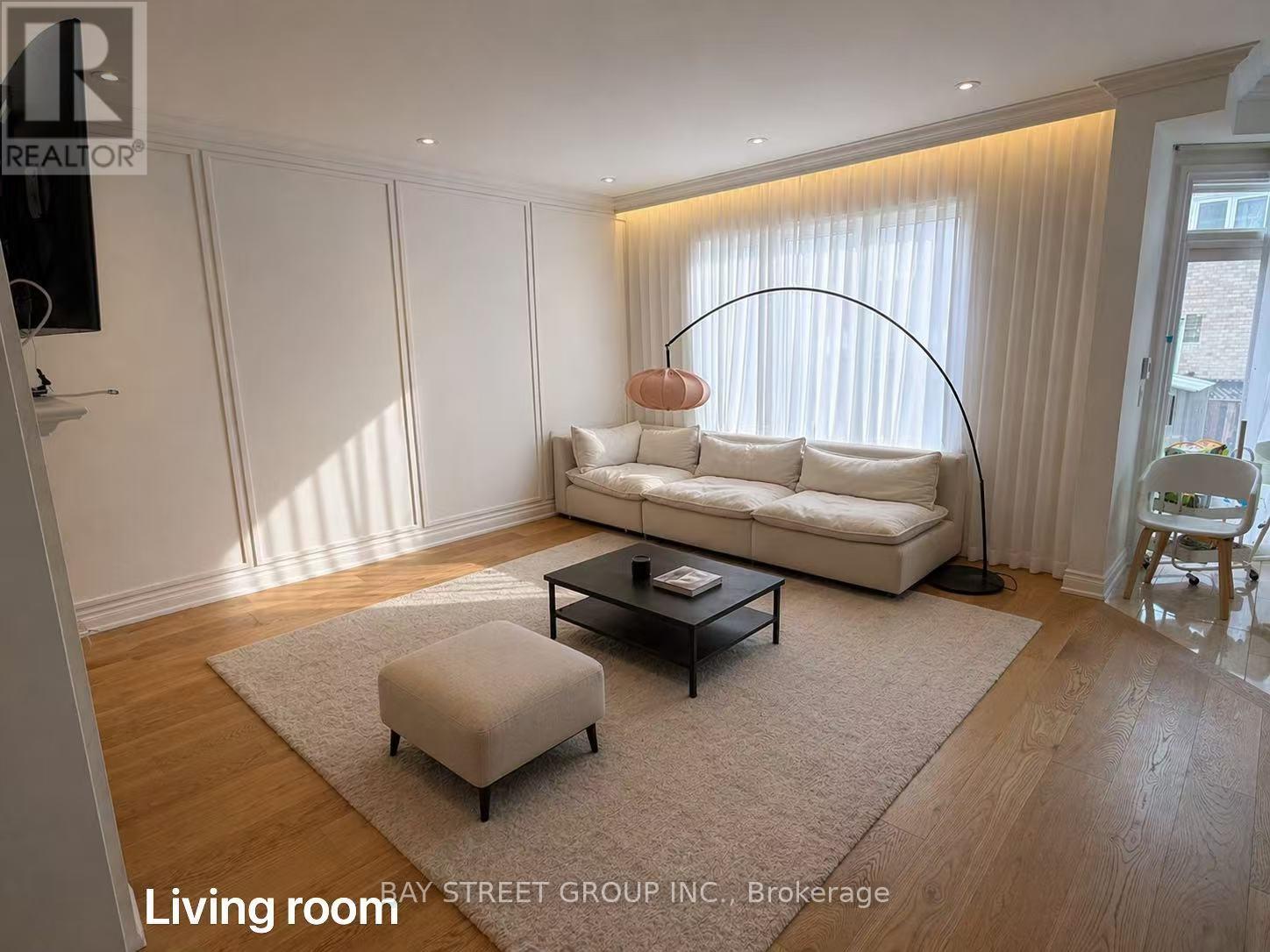 UPPER LEVEL - 42 FOURACRE WAY, Aurora, Ontario, L4G7W1 — Photo 9