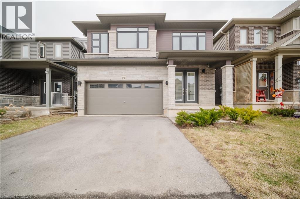 19 MCLAREN Avenue, Brantford, Ontario, N3T0T4 — Photo 2