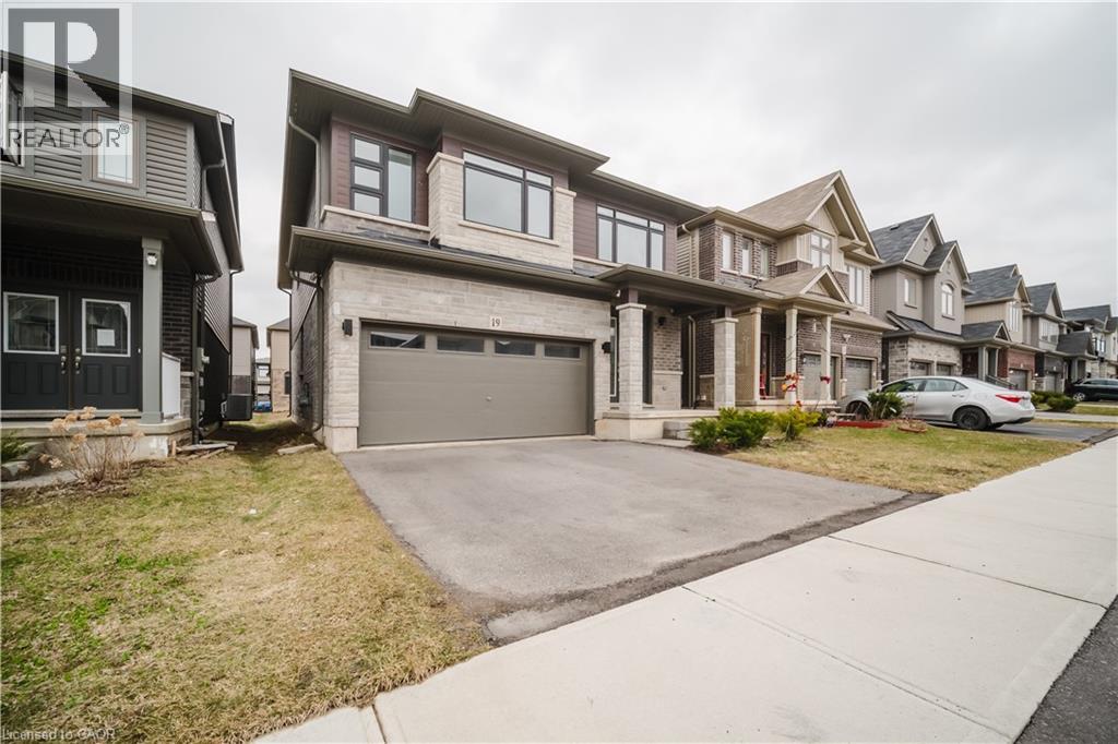 19 MCLAREN Avenue, Brantford, Ontario, N3T0T4 — Photo 3