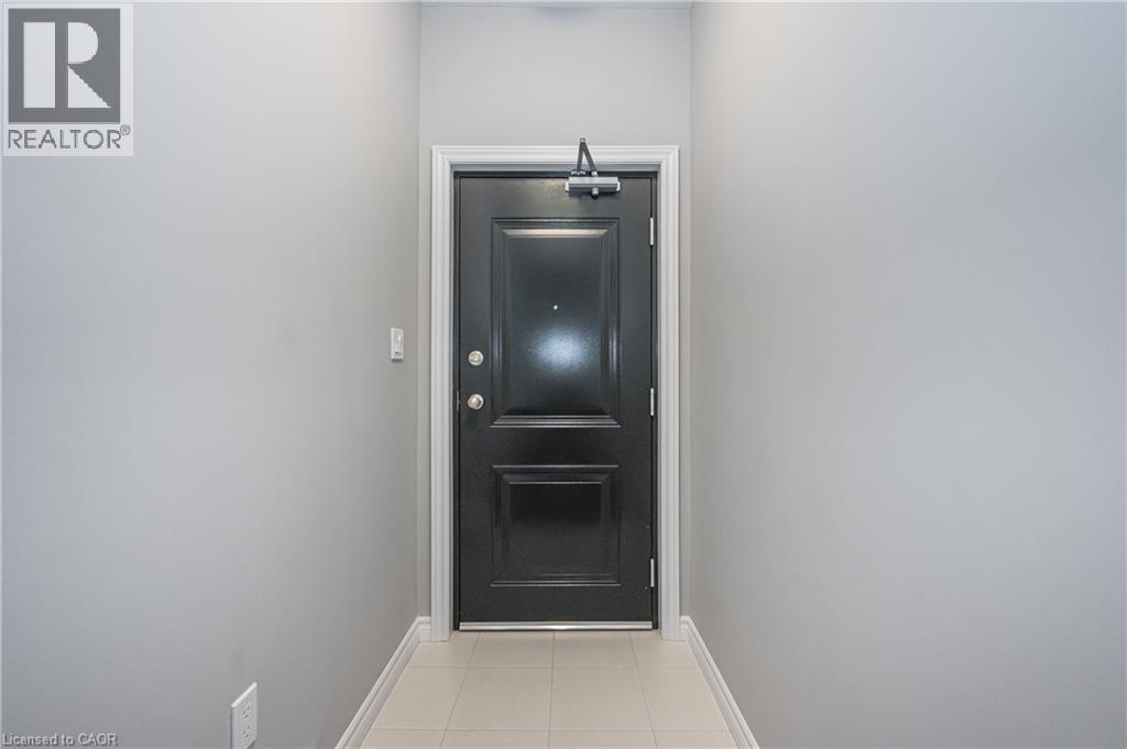 8 OAT Lane, Kitchener, Ontario, N2R0T1 — Photo 2