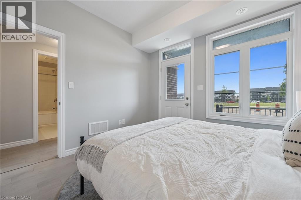 30 OAT Lane, Kitchener, Ontario, N2R0K1 — Photo 12