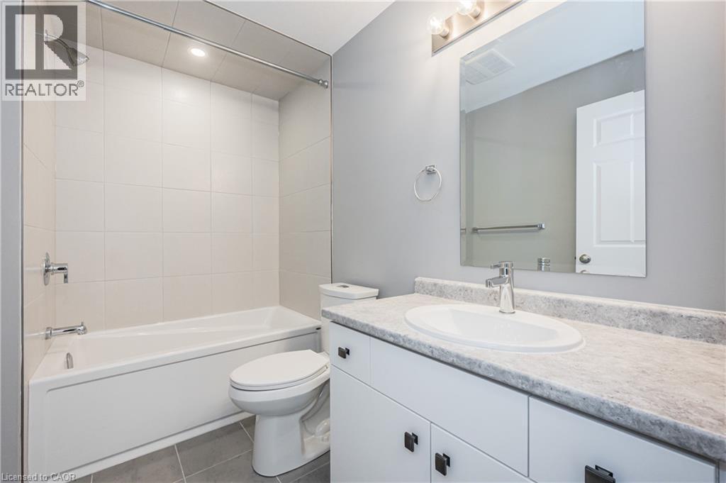 2 OAT Lane, Kitchener, Ontario, N2R0T1 — Photo 13