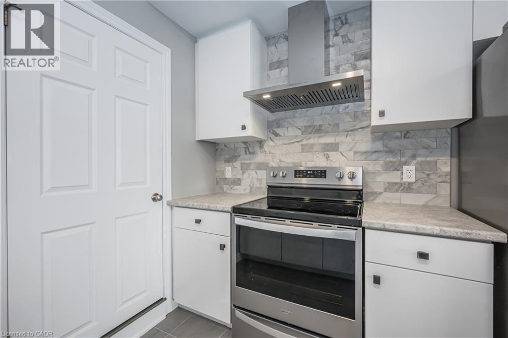 2 OAT Lane, Kitchener, Ontario, N2R0T1 — Photo 8