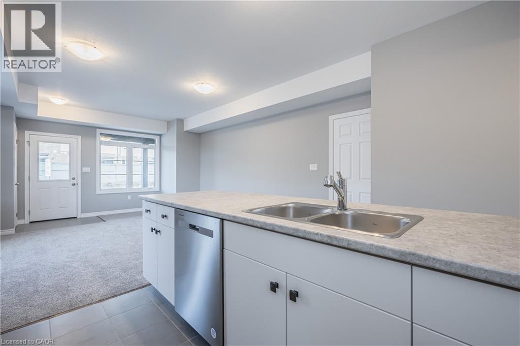 2 OAT Lane, Kitchener, Ontario, N2R0T1 — Photo 9