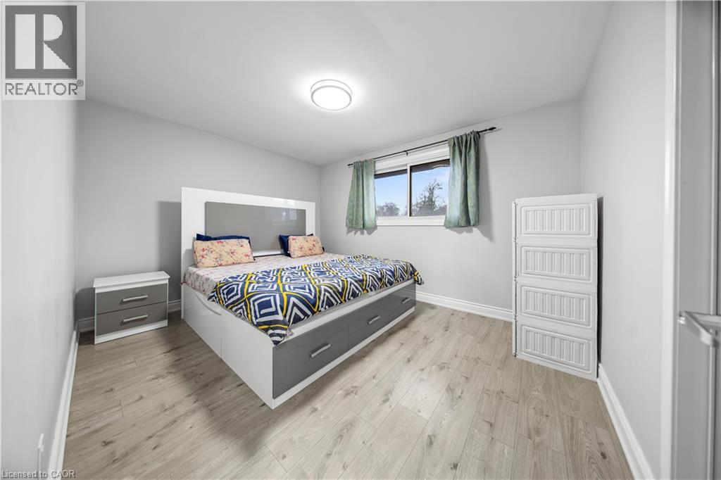 42 TUPPER Crescent, Kitchener, Ontario, N2B2X9 — Photo 12