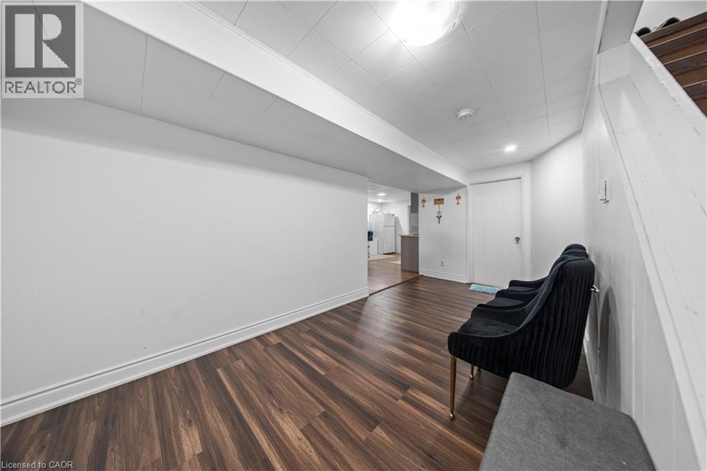 42 TUPPER Crescent, Kitchener, Ontario, N2B2X9 — Photo 18