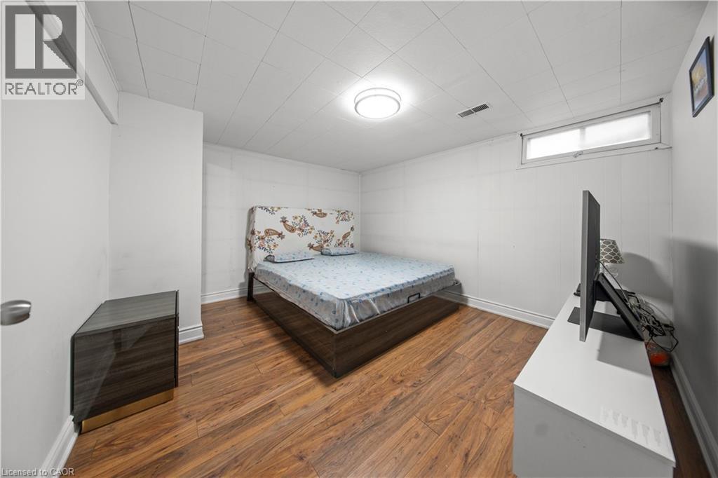 42 TUPPER Crescent, Kitchener, Ontario, N2B2X9 — Photo 21