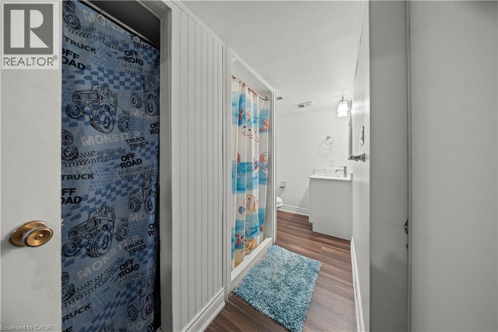 42 TUPPER Crescent, Kitchener, Ontario, N2B2X9 — Photo 22