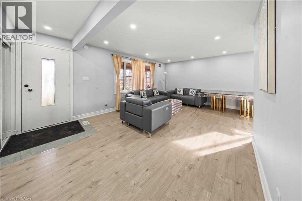 42 TUPPER Crescent, Kitchener, Ontario, N2B2X9 — Photo 5
