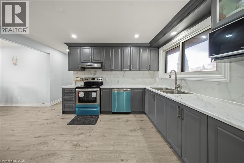 42 TUPPER Crescent, Kitchener, Ontario, N2B2X9 — Photo 6