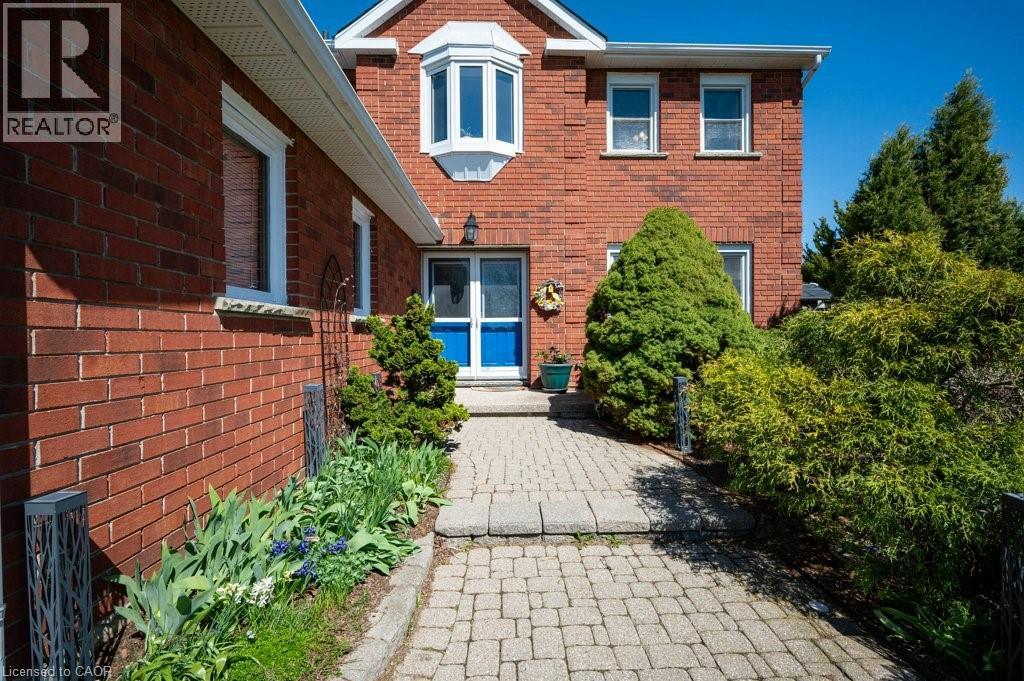 44 LORILEE Crescent, Kitchener, Ontario, N2N2J3 — Photo 4