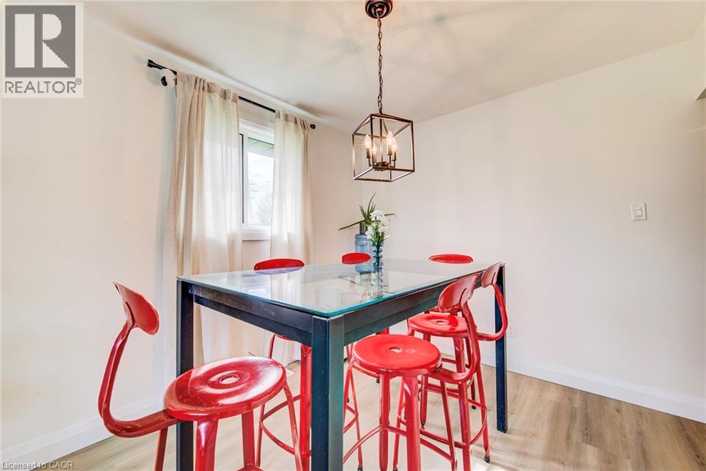 183 DINISON Crescent, Kitchener, Ontario, N2E2S6 — Photo 11