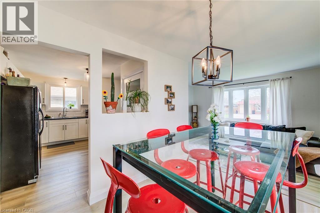 183 DINISON Crescent, Kitchener, Ontario, N2E2S6 — Photo 12