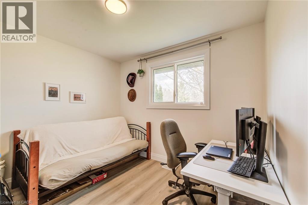 183 DINISON Crescent, Kitchener, Ontario, N2E2S6 — Photo 18