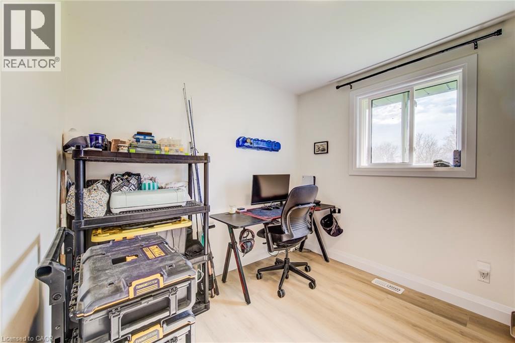 183 DINISON Crescent, Kitchener, Ontario, N2E2S6 — Photo 19