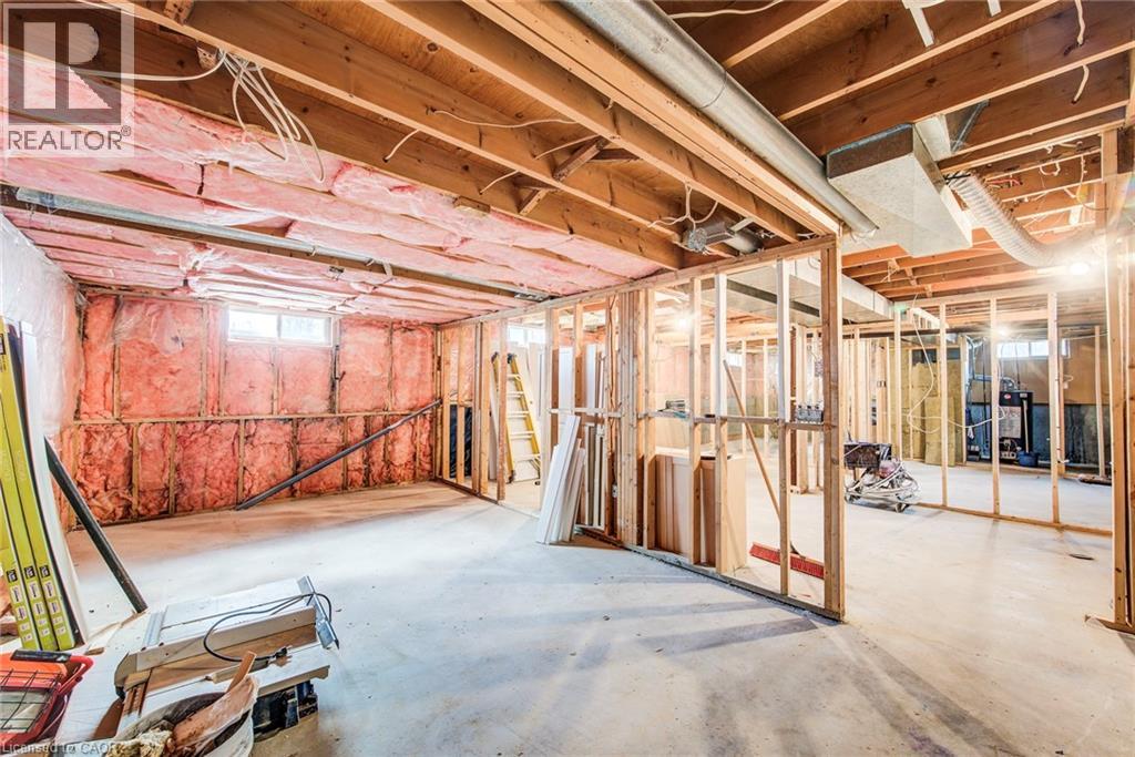 183 DINISON Crescent, Kitchener, Ontario, N2E2S6 — Photo 21