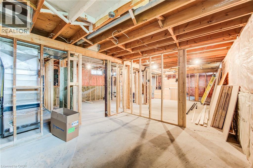 183 DINISON Crescent, Kitchener, Ontario, N2E2S6 — Photo 24