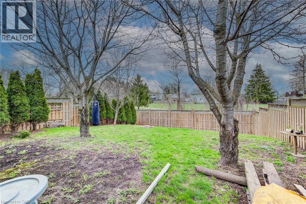 183 DINISON Crescent, Kitchener, Ontario, N2E2S6 — Photo 26