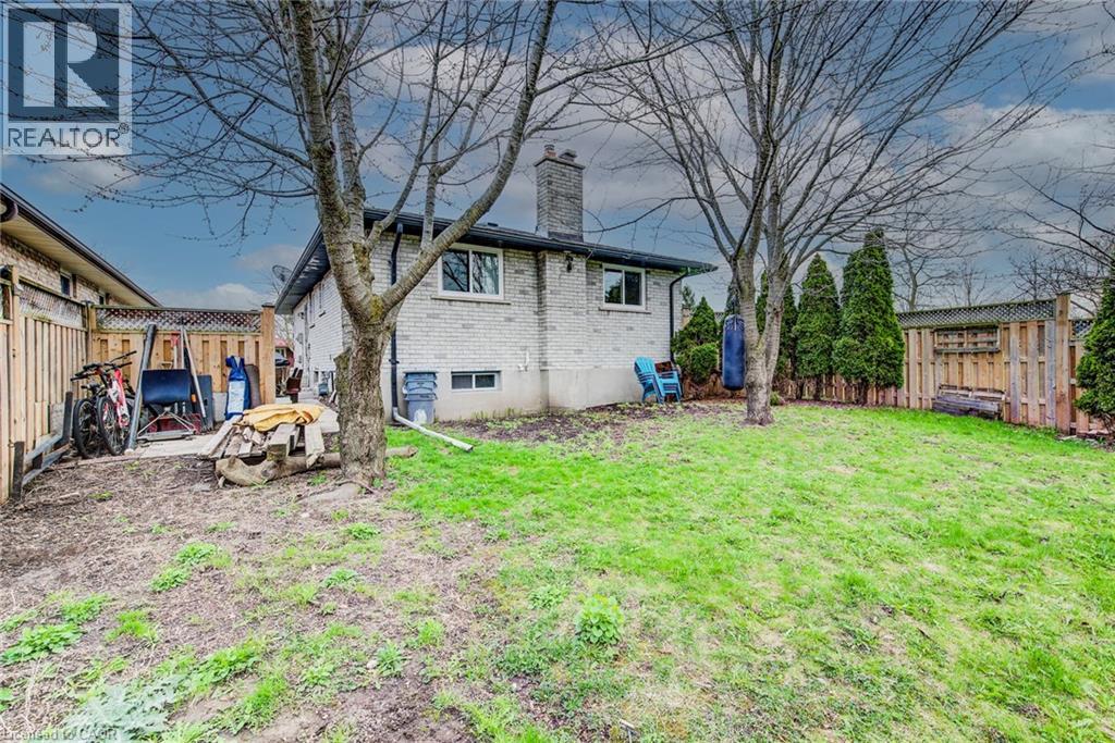 183 DINISON Crescent, Kitchener, Ontario, N2E2S6 — Photo 27