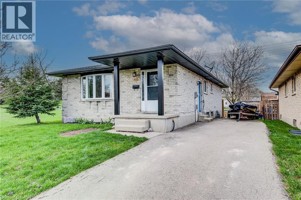 183 DINISON Crescent, Kitchener, Ontario, N2E2S6 — Photo 4