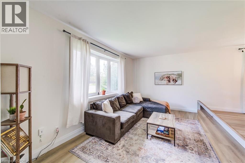 183 DINISON Crescent, Kitchener, Ontario, N2E2S6 — Photo 8