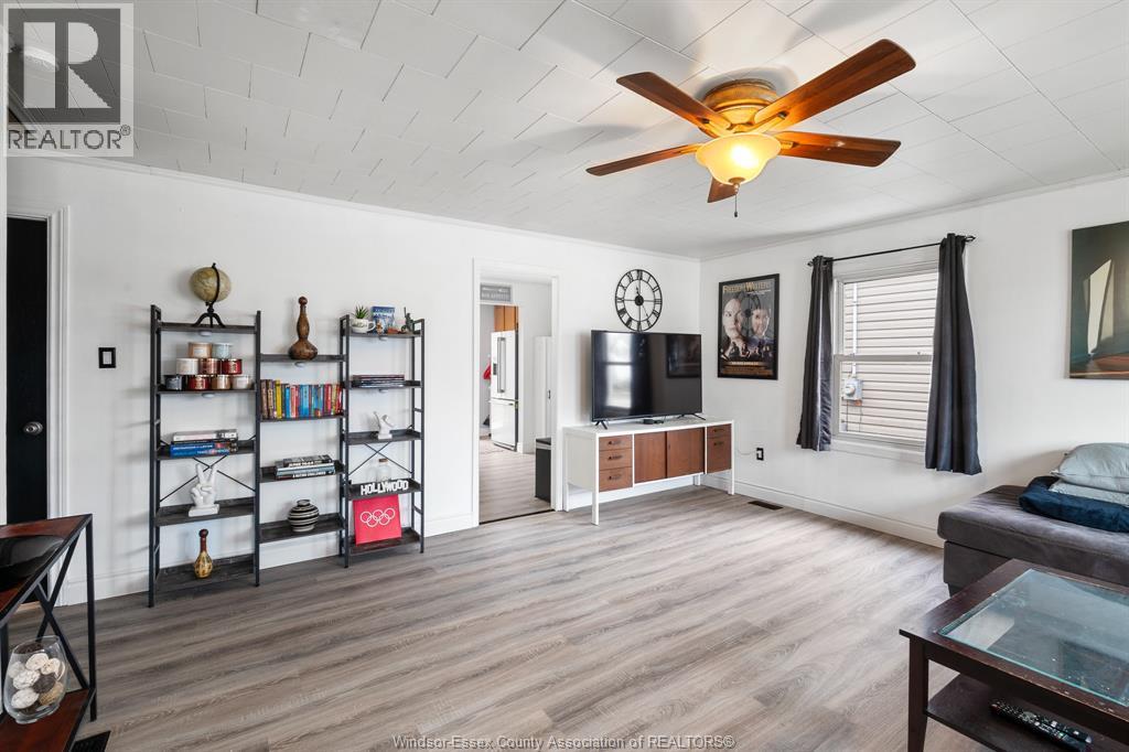 2228 Elsmere AVENUE, Windsor, Ontario, N8W2C6 — Photo 13