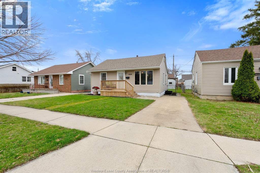 2228 Elsmere AVENUE, Windsor, Ontario, N8W2C6 — Photo 3