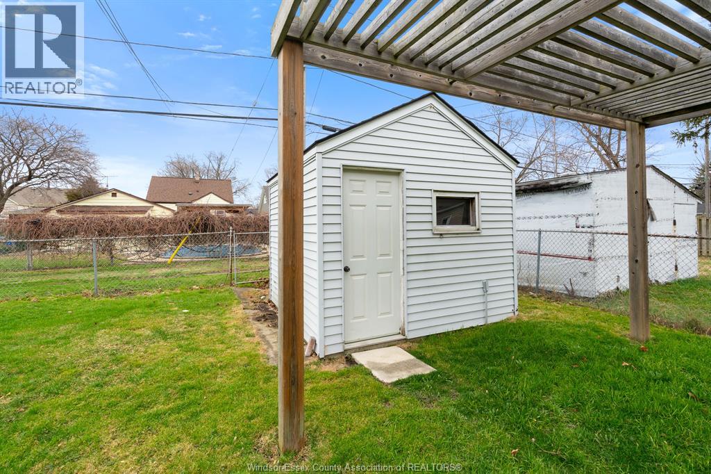 2228 Elsmere AVENUE, Windsor, Ontario, N8W2C6 — Photo 34