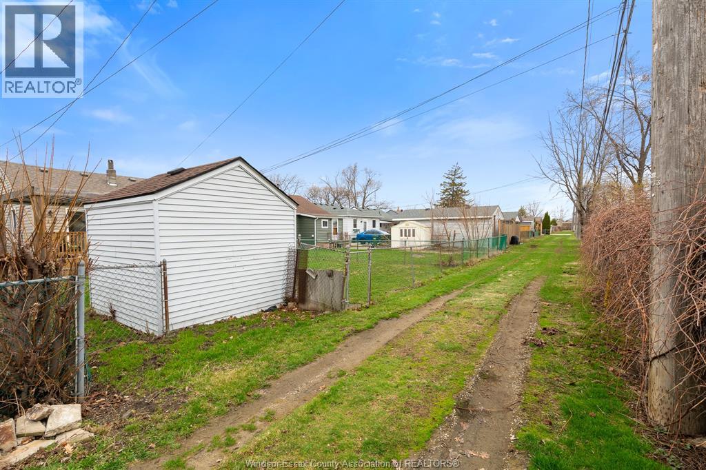 2228 Elsmere AVENUE, Windsor, Ontario, N8W2C6 — Photo 35