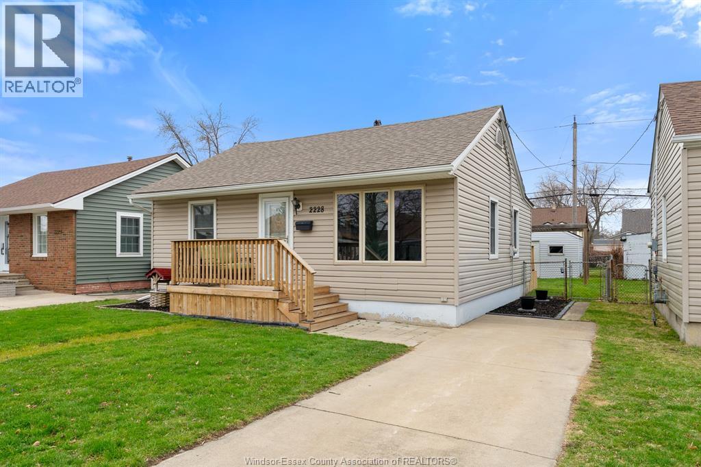 2228 Elsmere AVENUE, Windsor, Ontario, N8W2C6 — Photo 4