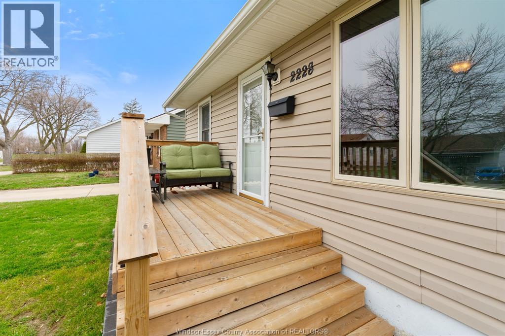 2228 Elsmere AVENUE, Windsor, Ontario, N8W2C6 — Photo 6