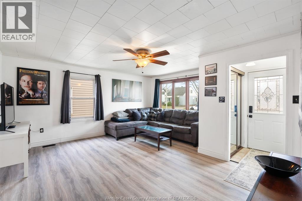 2228 Elsmere AVENUE, Windsor, Ontario, N8W2C6 — Photo 8