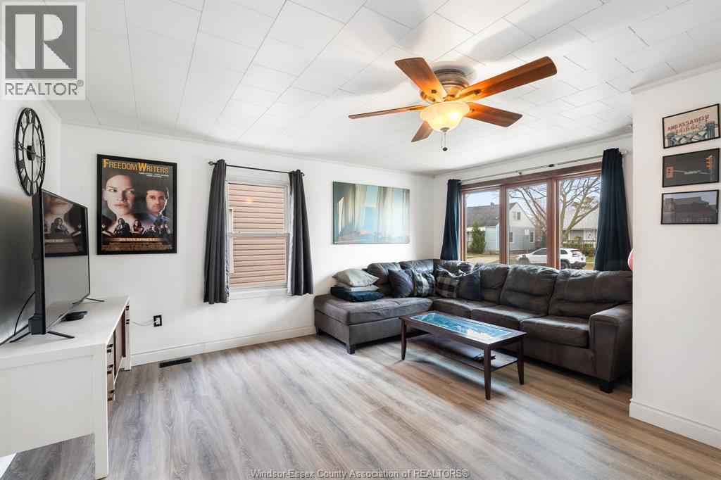 2228 Elsmere AVENUE, Windsor, Ontario, N8W2C6 — Photo 9