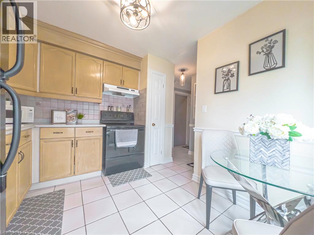 18 BARRY Street Unit# 19, St. Catharines, Ontario, L2R7J6 — Photo 11