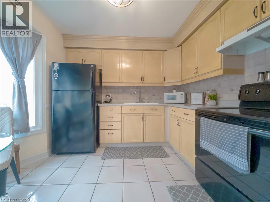 18 BARRY Street Unit# 19, St. Catharines, Ontario, L2R7J6 — Photo 9