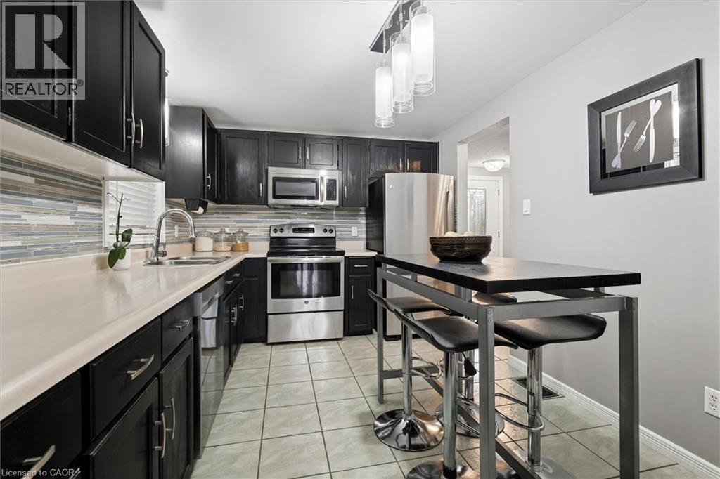 14 WYCLIFFE Place, Kitchener, Ontario, N2M5J7 — Photo 5