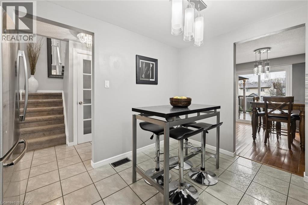 14 WYCLIFFE Place, Kitchener, Ontario, N2M5J7 — Photo 7