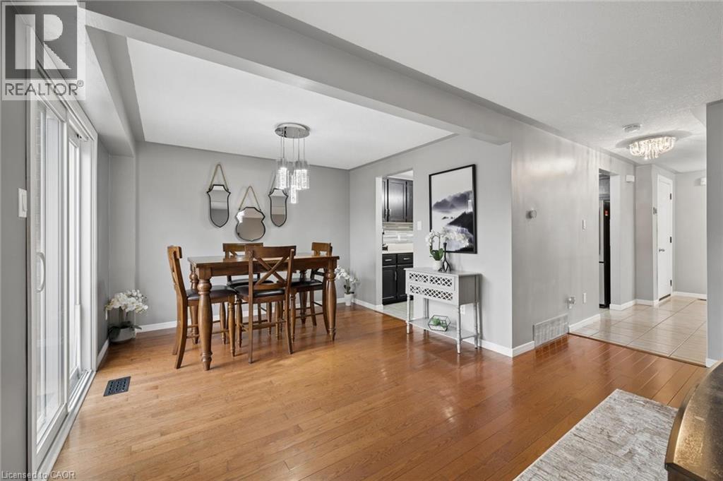 14 WYCLIFFE Place, Kitchener, Ontario, N2M5J7 — Photo 9