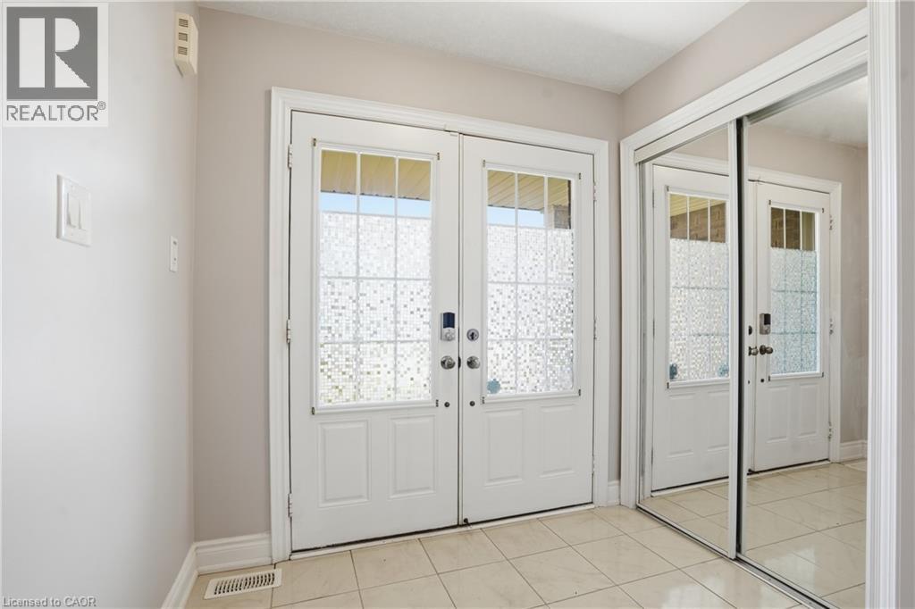 7703 SYCAMORE Drive, Niagara Falls, Ontario, L2H0N6 — Photo 5